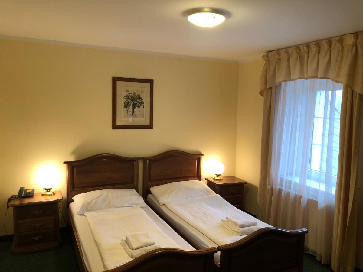 Hotel U Zamecku Cihelny การ์โลวีวารี ภายนอก รูปภาพ