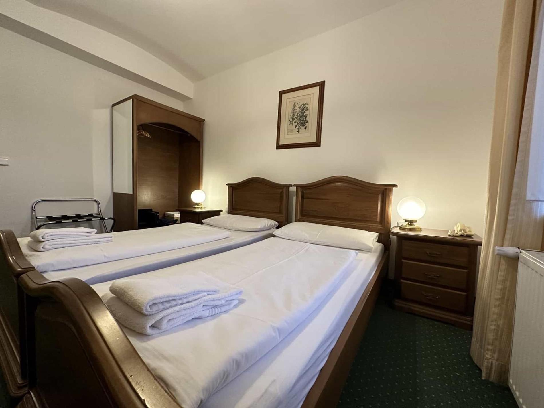 Hotel U Zamecku Cihelny การ์โลวีวารี ภายนอก รูปภาพ
