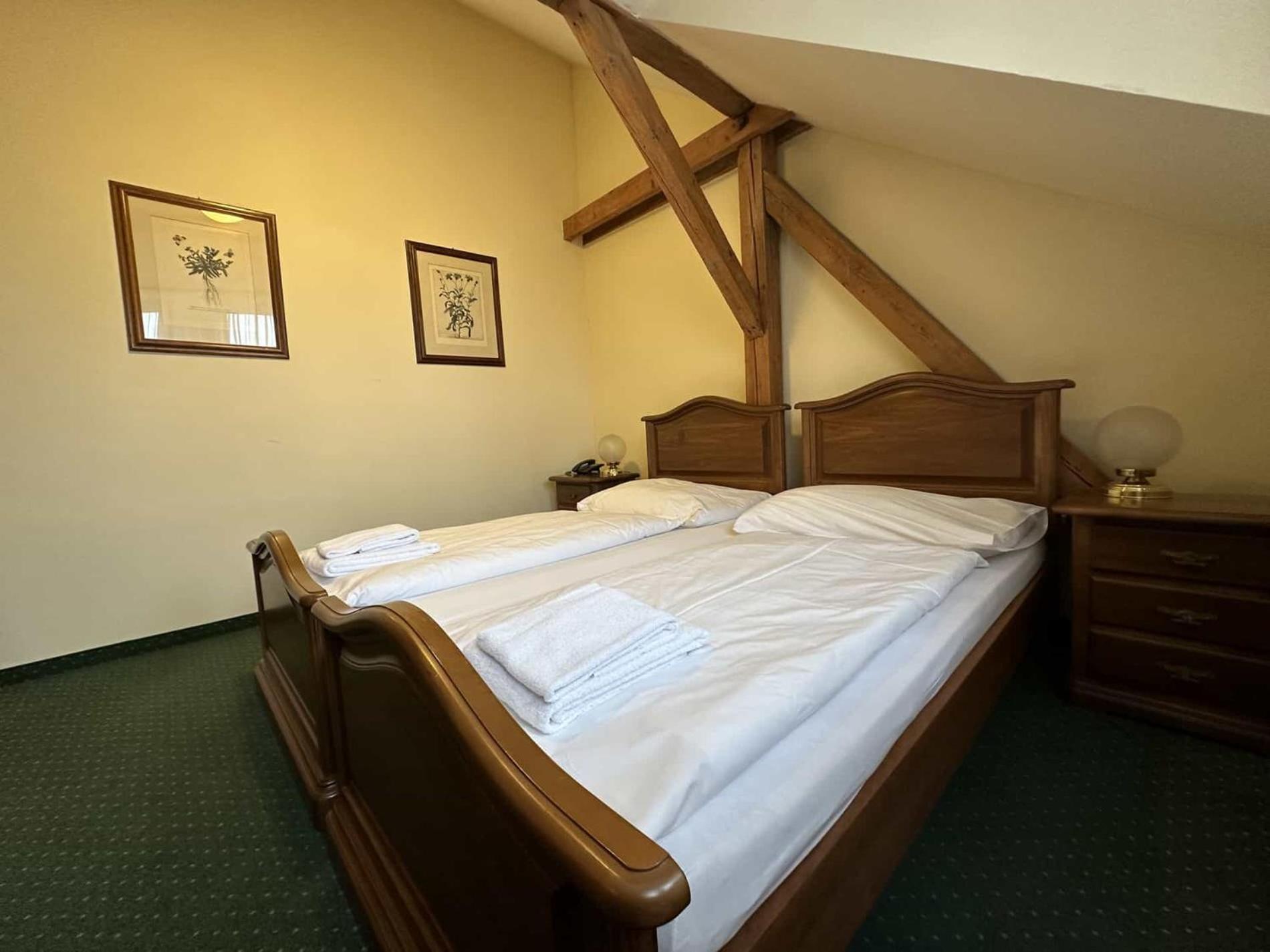 Hotel U Zamecku Cihelny การ์โลวีวารี ภายนอก รูปภาพ