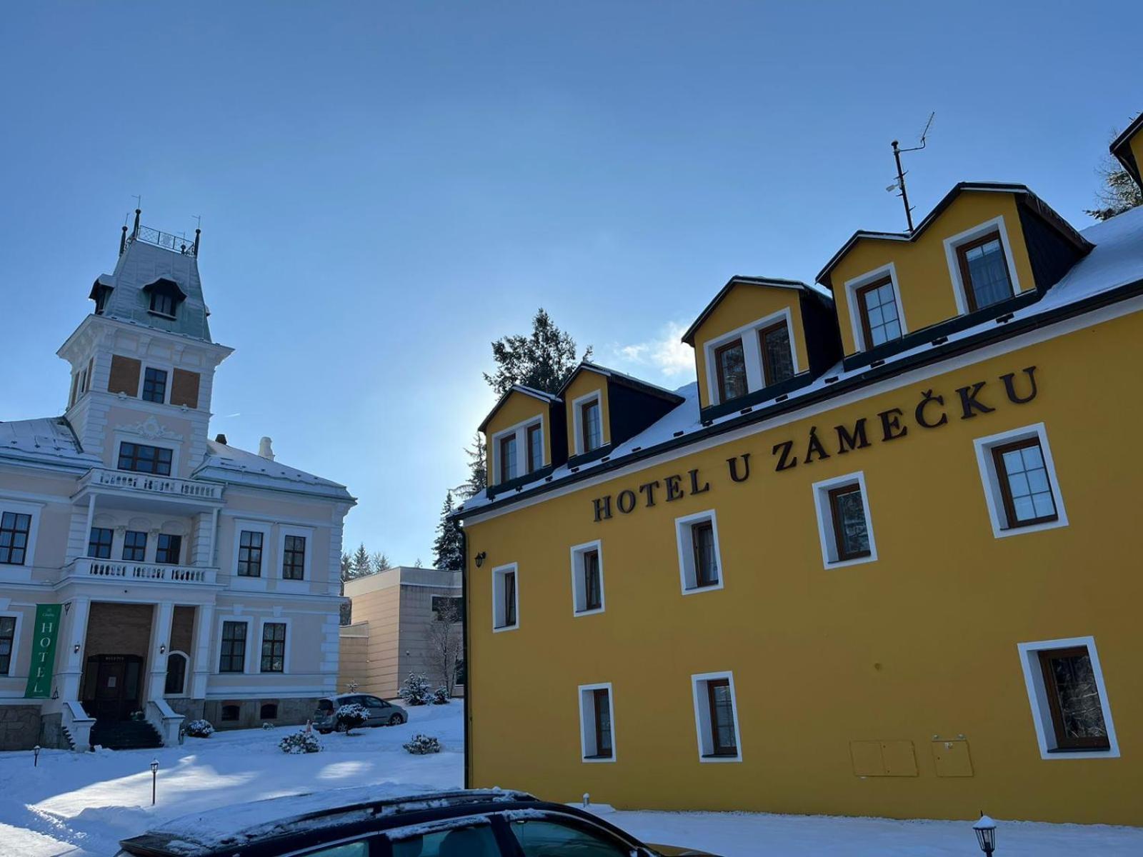 Hotel U Zamecku Cihelny การ์โลวีวารี ภายนอก รูปภาพ