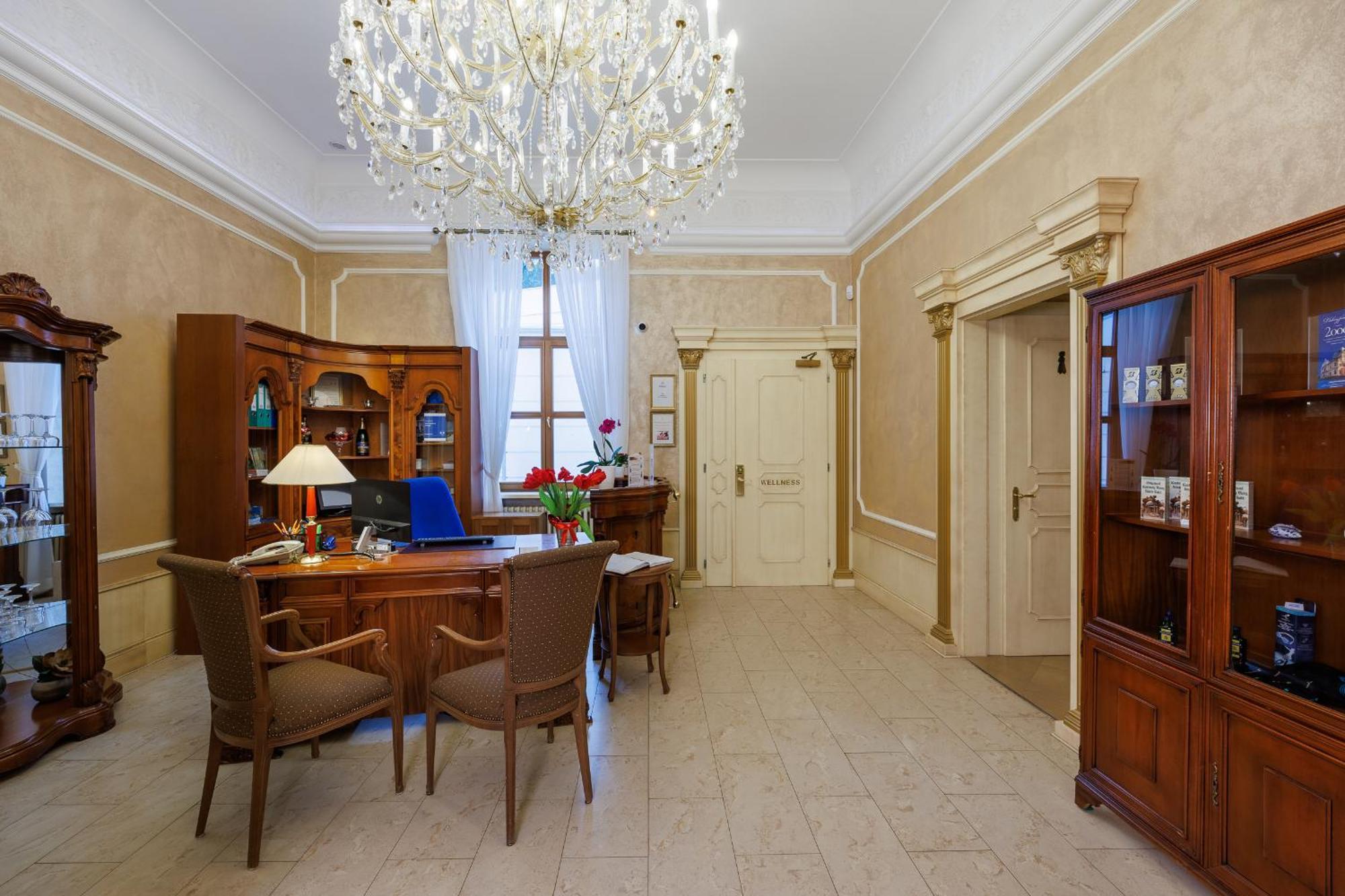 Hotel U Zamecku Cihelny การ์โลวีวารี ภายนอก รูปภาพ