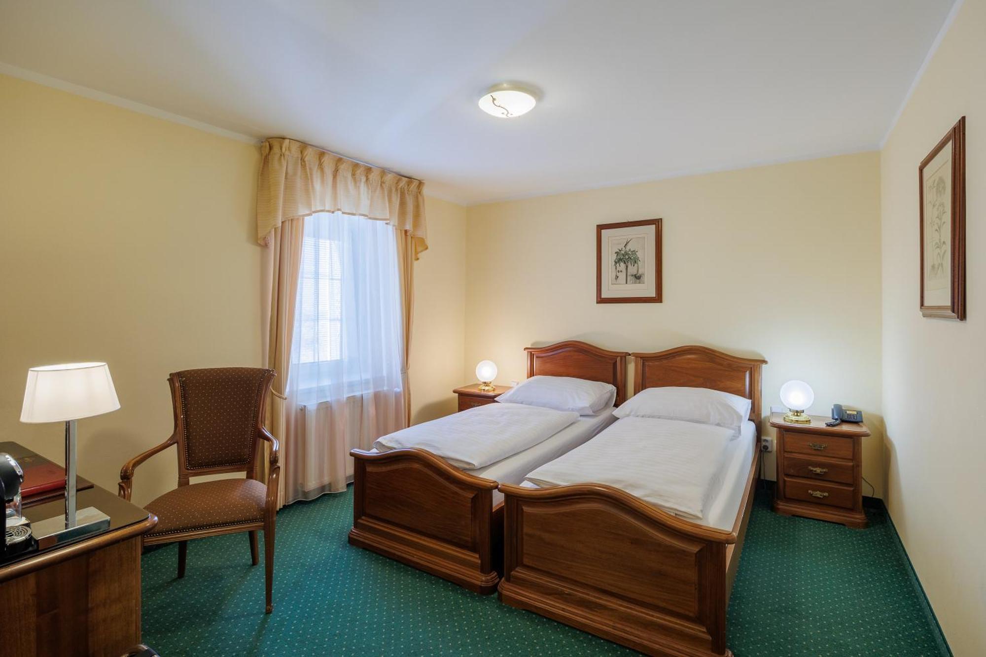 Hotel U Zamecku Cihelny การ์โลวีวารี ภายนอก รูปภาพ