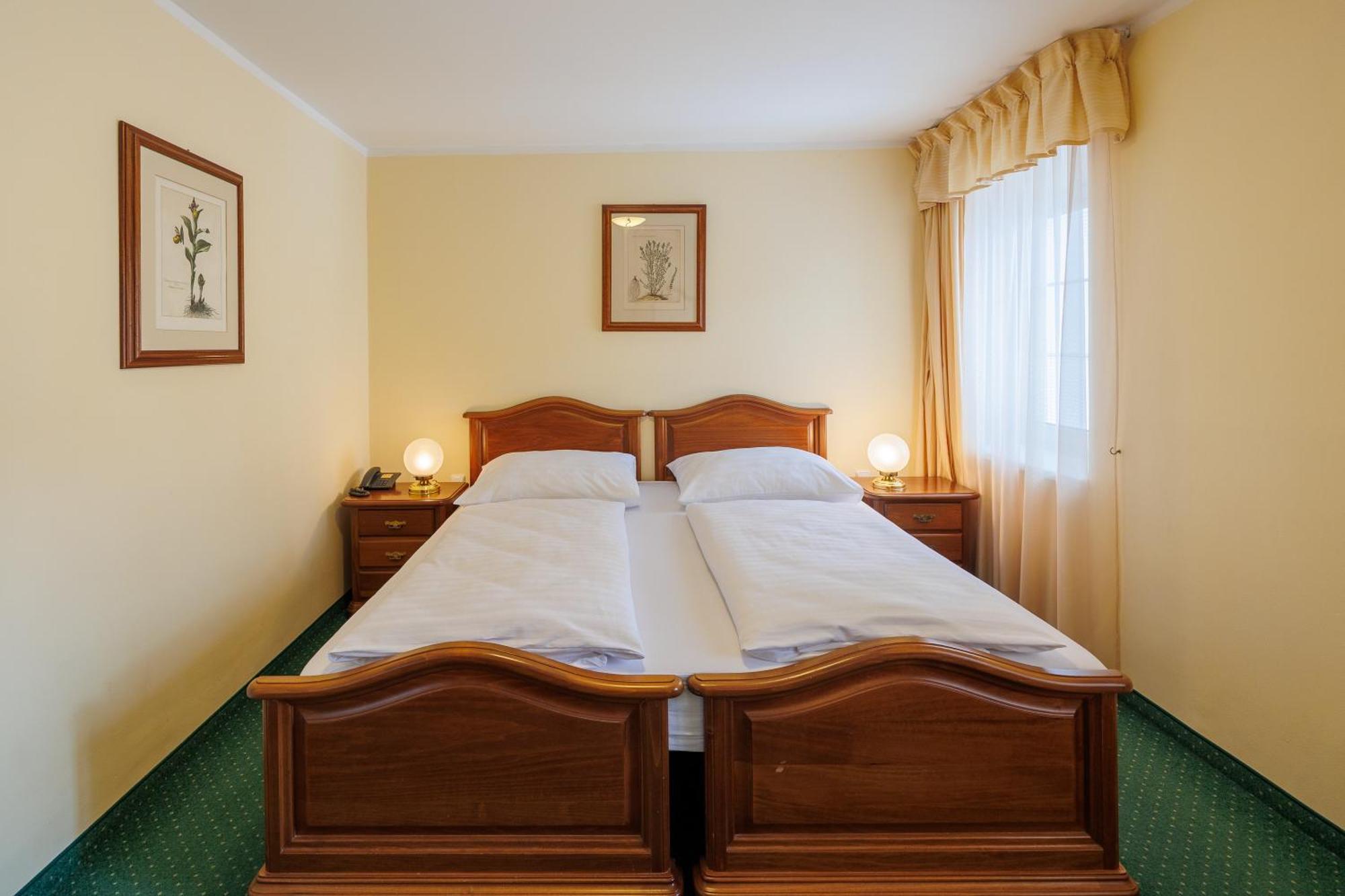 Hotel U Zamecku Cihelny การ์โลวีวารี ภายนอก รูปภาพ